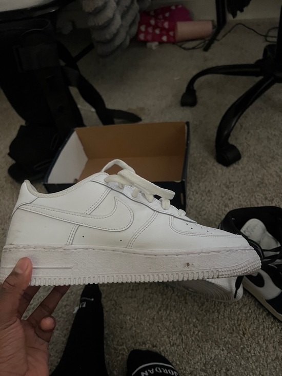 Nike Kids White Low-Top Sneakers - Picture 2 of 6